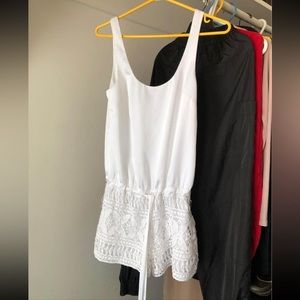 White romper (like new) size 0 US